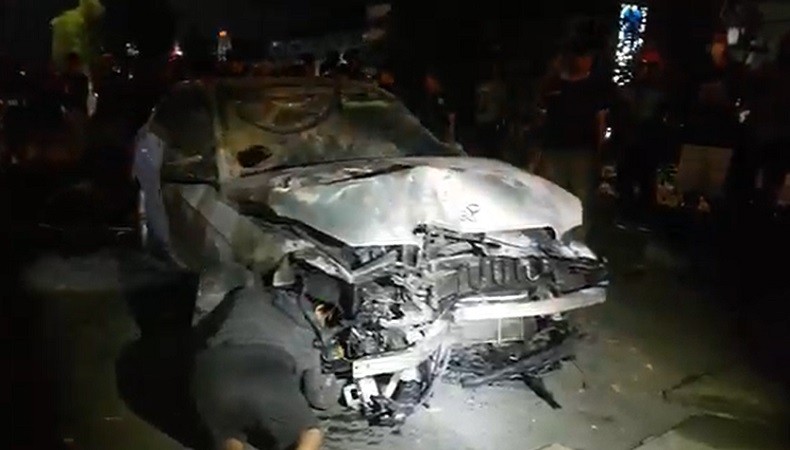 Kronologi Kecelakaan di Ringroad Barat, Mercy Melaju Kencang Tabrak Pak Ogah lalu Terbakar