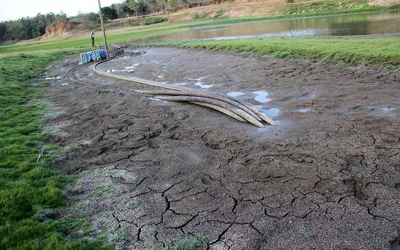 Embung Grojogan Jombang Mulai Mengering - Bagian 1