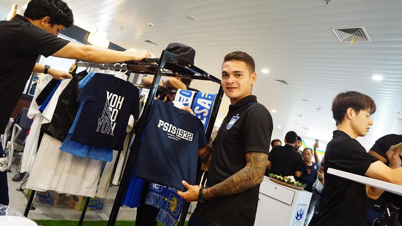 title PSIS Semarang Kini Punya Store di Bandara Jenderal Ahmad Yani PSIS Semarang Kini Punya Store di Bandara Jenderal Ahmad Yani