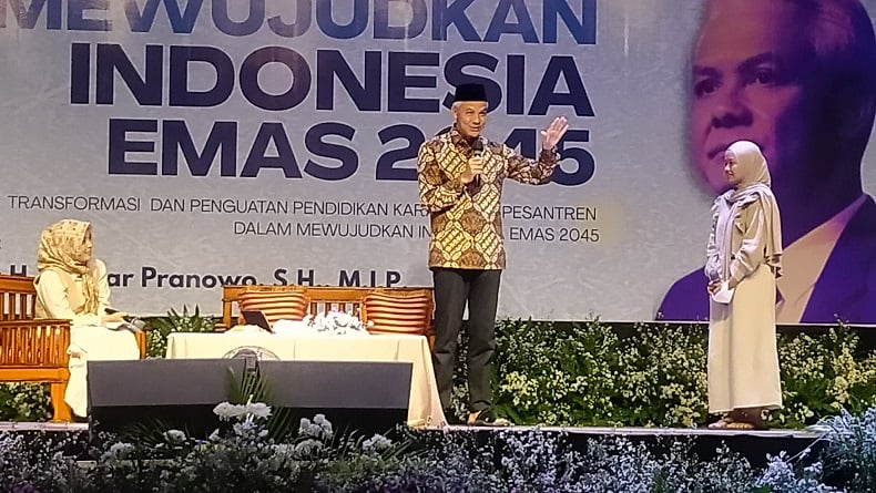 Ganjar Pranowo Berkunjung Ke Buntet Pesantren Cirebon Dan Jadi ...