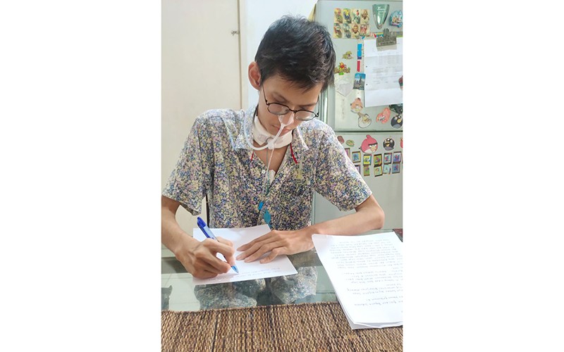 Mahasiswa Universitas Brawijaya dengan Selang di Hidung Kirim Surat ke Jokowi - Bagian 1