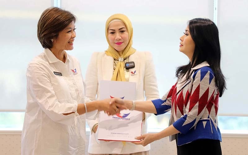 Ketum Kartini Perindo Liliana Tanoesoedibjo Serahkan SK Pengangkatan kepada Ci Mehong dan Venna Melinda - Bagian 2