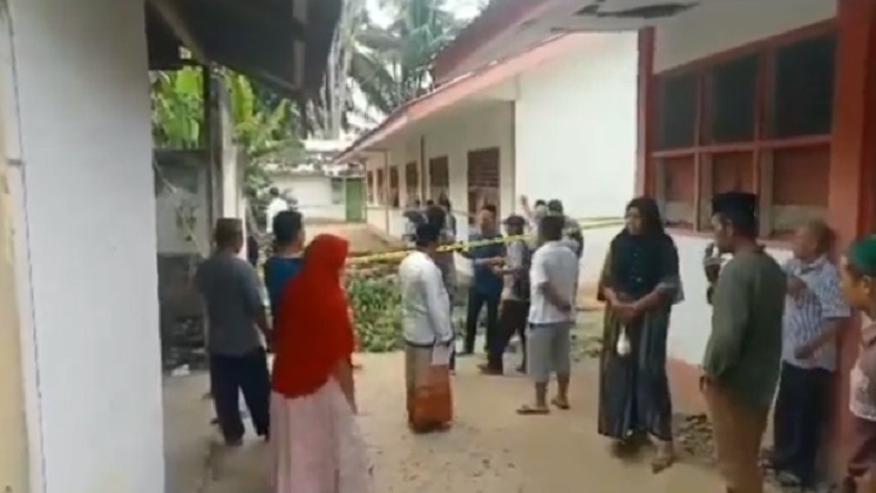 Tembok Bekas Toilet Ambruk Tewaskan 1 Siswa, Guru SDN di Patula Diperiksa Polisi