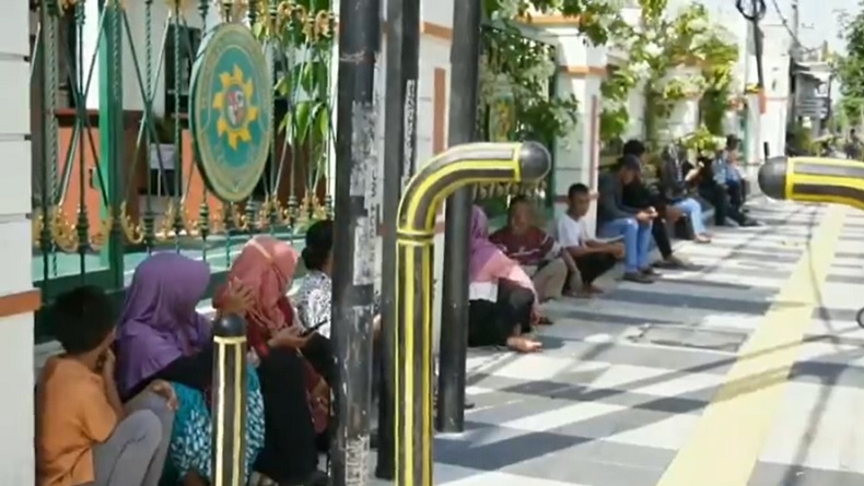 Perceraian Di Bojonegoro Meningkat, Antrean Warga Di Pengadilan Agama ...