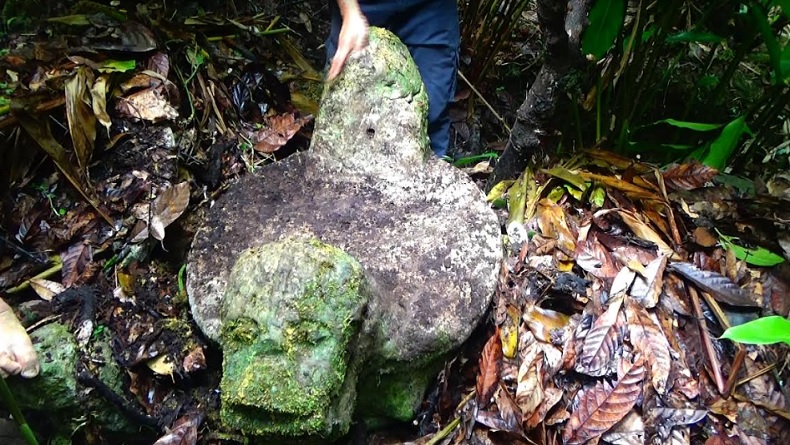 Penampakan Temuan Batu-Batu Purbakala di Desa Umbu Idanotae, Bentuk Unik Diselimuti Lumut