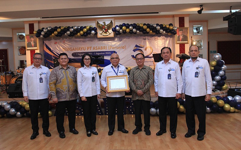 HUT ke-52, ASABRI Terima Sertifikat Penetapan Program Kepatuhan Persaingan Usaha - Bagian 3