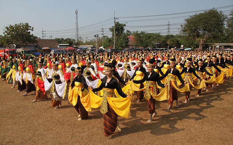 Rekor MURI Tari Kolosal Bedoyo Putri Mojosakti - Bagian 1