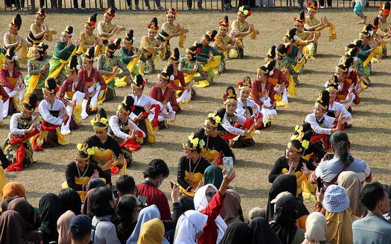Rekor MURI Tari Kolosal Bedoyo Putri Mojosakti - Bagian 2