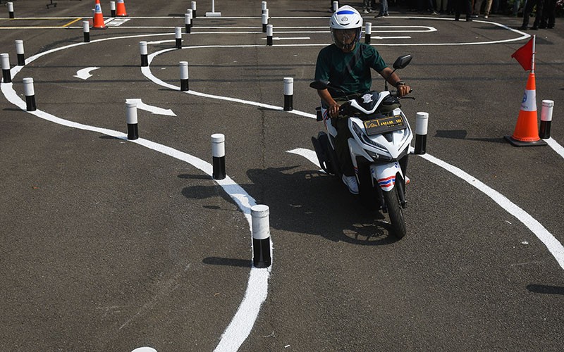 Melihat Ujian Praktik SIM yang Diubah, Lintasan Lebih Lebar dan Zig-zag Dihilangkan  - Bagian 1