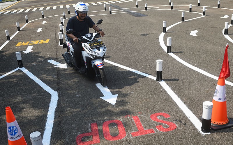 Melihat Ujian Praktik SIM yang Diubah, Lintasan Lebih Lebar dan Zig-zag Dihilangkan  - Bagian 3