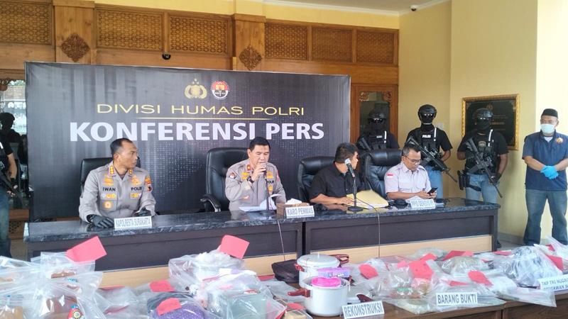 Densus 88 Tangkap 5 Terduga Teroris Di Soloraya Polri Anggota