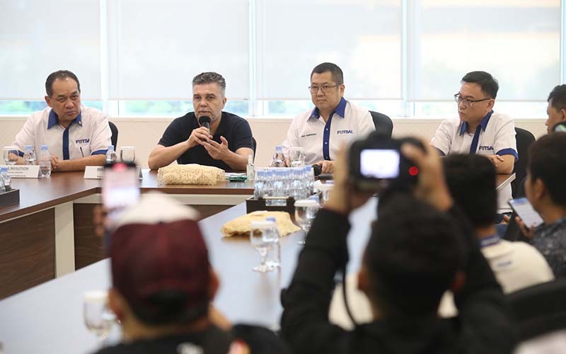 Tanda Tangan Kontrak, Marcos Sorato Resmi jadi Pelatih Timnas Futsal Indonesia - Bagian 3