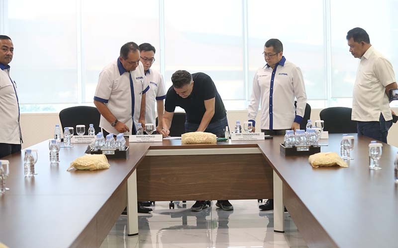 Tanda Tangan Kontrak, Marcos Sorato Resmi jadi Pelatih Timnas Futsal Indonesia - Bagian 4