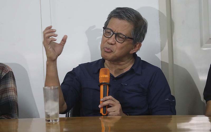 Ekspresi Rocky Gerung Minta Maaf Bikin Gaduh soal Dugaan Menghina Presiden Jokowi - Bagian 3