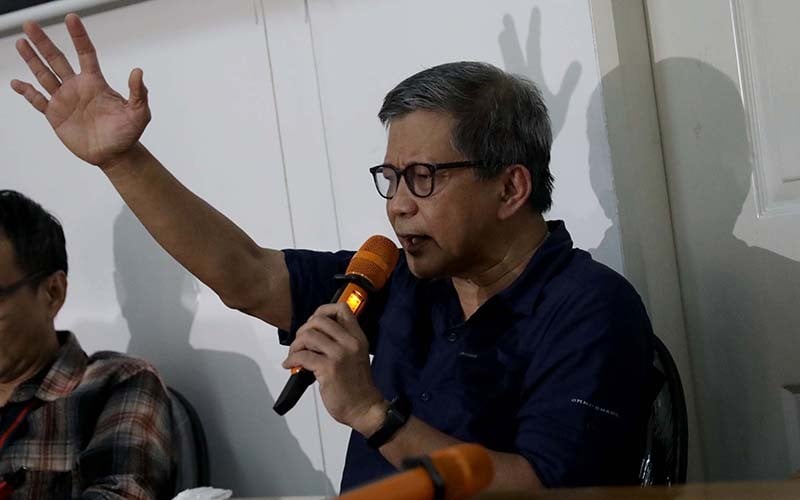 Ekspresi Rocky Gerung Minta Maaf Bikin Gaduh soal Dugaan Menghina Presiden Jokowi - Bagian 2