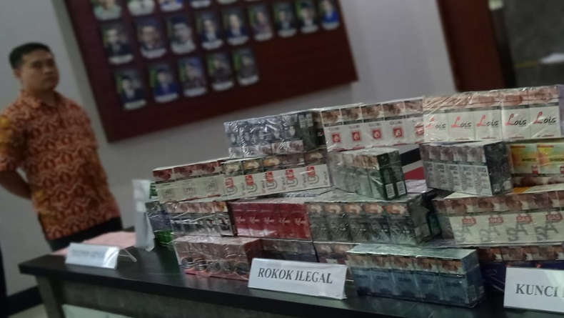 title Berkas Perkara Rokok Ilegal di Bayongbong Garut Dilimpahkan, Negara Rugi Rp491 Juta Berkas Perkara Rokok Ilegal di Bayongbong Garut Dilimpahkan, Negara Rugi Rp491 Juta