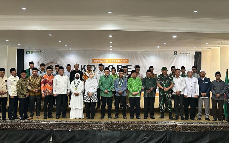 TGB Zainul Majdi: Jangan Idolakan Orang yang Gemar Berkata Kasar, Sindir Rocky Gerung? - Bagian 3