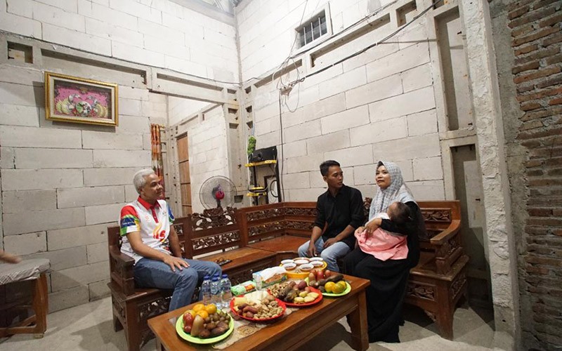 Momen Kehangatan Ganjar Pranowo saat Menginap di Rumah Warga Pati - Bagian 3