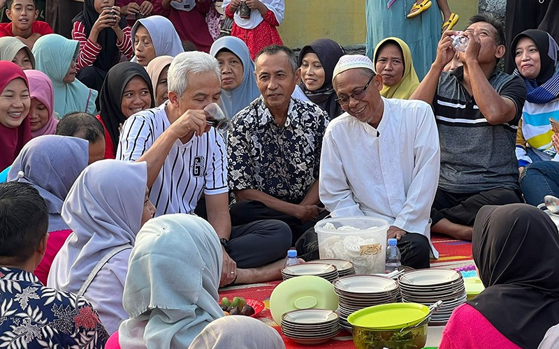 Cara Unik Warga Pati Menahan Ganjar agar Tinggal Lebih Lama di Desa Tanjunganom - Bagian 2