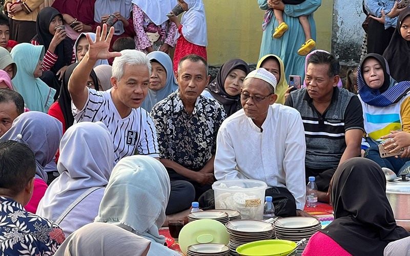 Cara Unik Warga Pati Menahan Ganjar agar Tinggal Lebih Lama di Desa Tanjunganom - Bagian 3