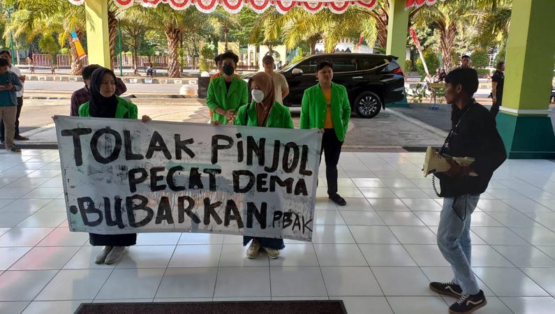  Aliansi Mahasiswa UIN Solo Desak Rektor Bubarkan DEMA gegara Pinjol