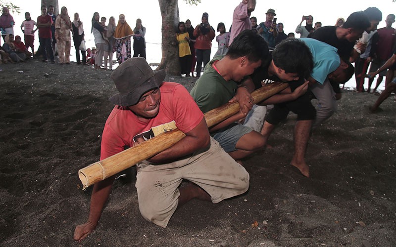 Melihat Atraksi Bambu Gila, Pemain Bergerak Tak Terkendali - Bagian 2