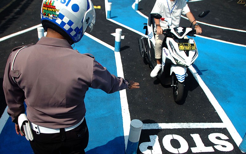 Suasana Ujian Praktik SIM C dengan Materi Baru Tanpa Zig-zag dan Putaran Angka 8 - Bagian 2