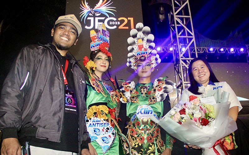 Dukung Karya Anak Bangsa pada Gelaran Jember Fashion Carnaval 2023 - Bagian 1