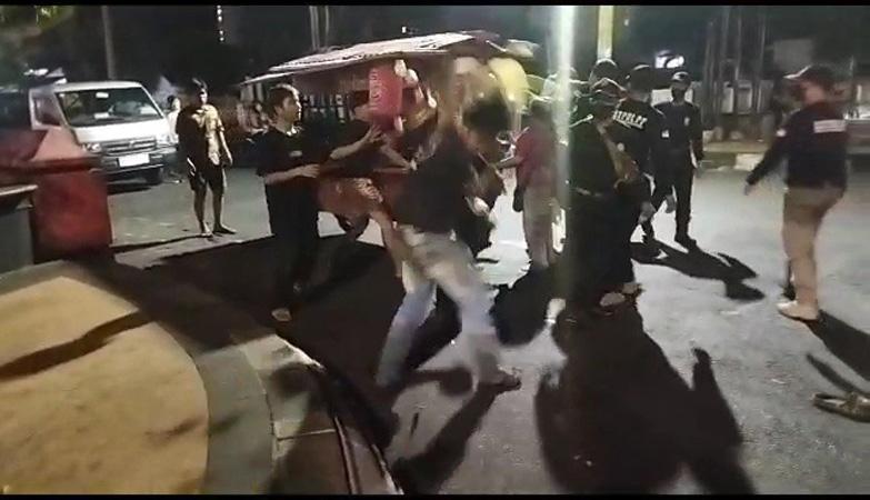 Viral Petugas Satpol PP Semarang Lemparkan Nampan Berisi Gorengan ke Penjual Angkringan