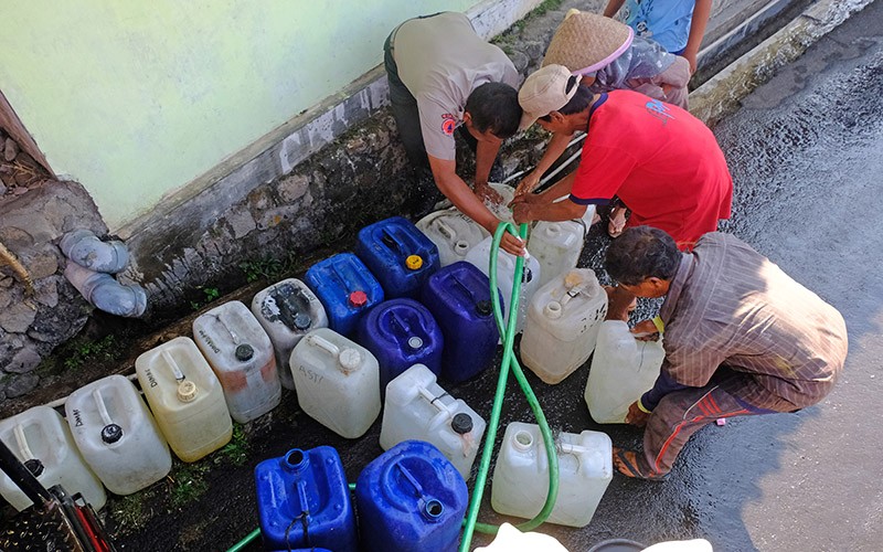 Warga Lereng Gunung Sumbing Sudah Sebulan Kesulitan Air Bersih  - Bagian 1