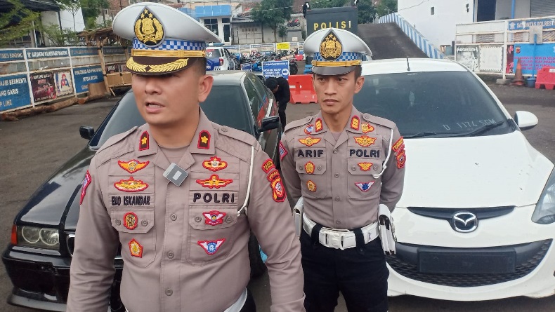 title 3 Pengendara Mobil Pelaku Balap Liar di Bandung Ditangkap dan Diproses Hukum 3 Pengendara Mobil Pelaku Balap Liar di Bandung Ditangkap dan Diproses Hukum