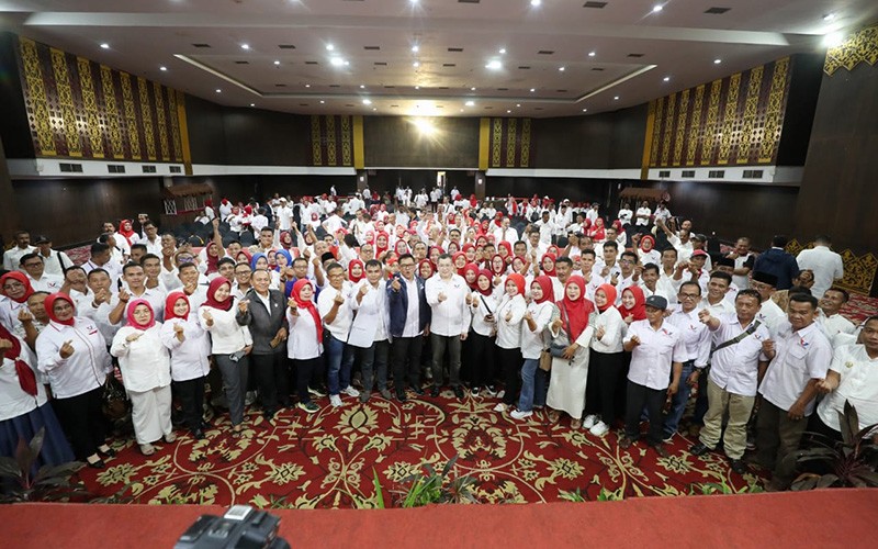 Ketum Partai Perindo Konsolidasi Bacaleg di Sumatera Barat - Bagian 3