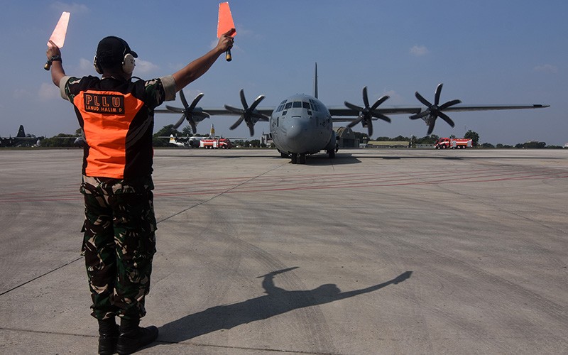 Kedatangan 3 Pesawat Super Hercules TNI AU di Lanud Halim Perdanakusuma - Bagian 1