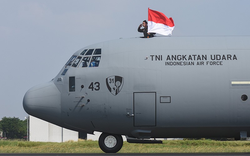 Kedatangan 3 Pesawat Super Hercules TNI AU di Lanud Halim Perdanakusuma - Bagian 2