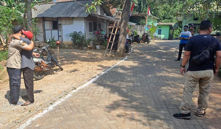 Napiter Asal Semarang Bebas dari Lapas, Pulang Diantar Densus, Tiba Disambut Tangis Keluarga
