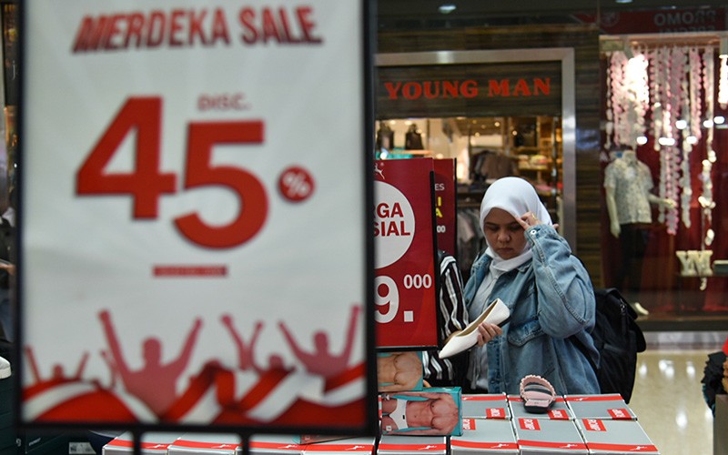 Pusat Perbelanjaan Bikin Program Diskon HUT RI hingga 70 Persen - Bagian 1