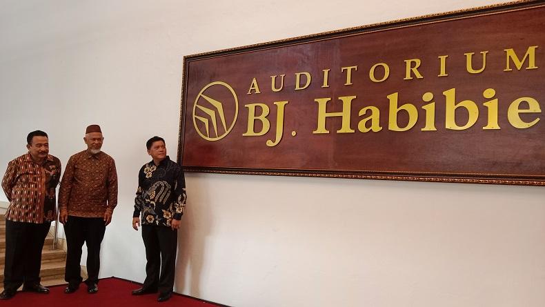 Peringati Hari Teknologi Nasional, BJ Habibie Diabadikan Jadi Nama Auditorium di PTDI