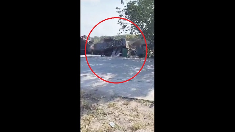 1 Rumah di Desa Jembayan Kutai Kartanegara Terseret Longsor Masuk Sungai Mahakam