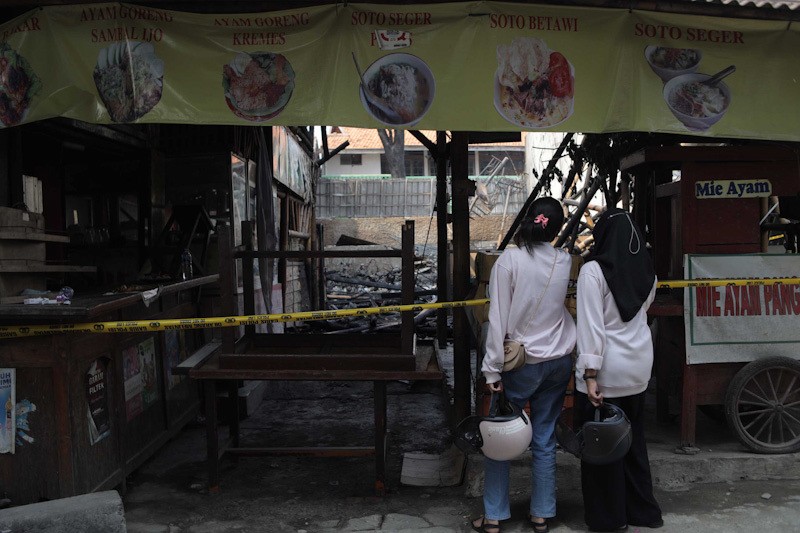 Sisa-Sisa Kebakaran di Gandaria, Ratusan Motor Hangus - Bagian 4