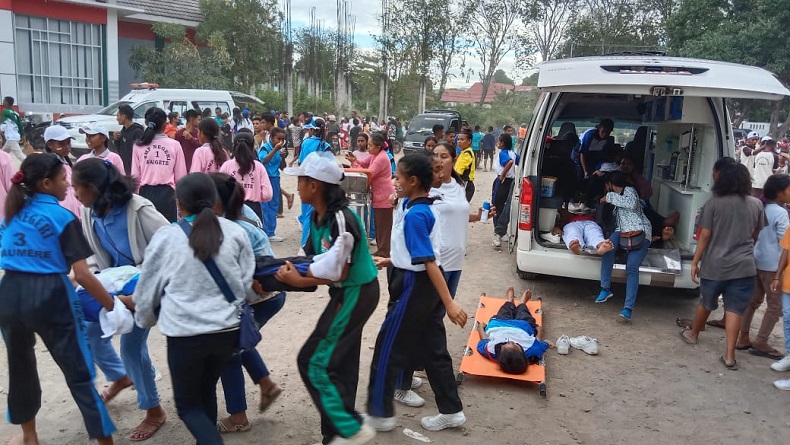 Puluhan Siswa di Sikka Pingsan saat Lomba Gerak Jalan, Ambulans Tambahan Dibutuhkan untuk Evakuasi