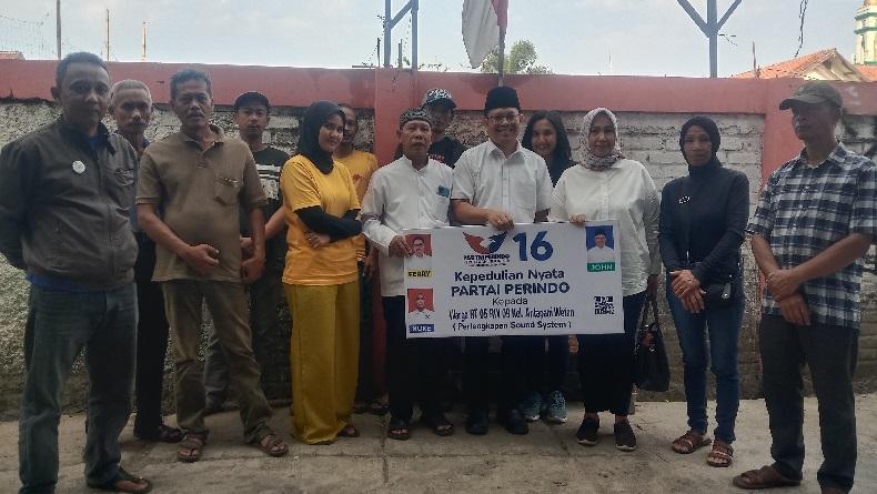 title Dapat Sound System dari Bacaleg, Warga Antapani Wetan Bandung: Terima Kasih Partai Perindo Dapat Sound System dari Bacaleg, Warga Antapani Wetan Bandung: Terima Kasih Partai Perindo