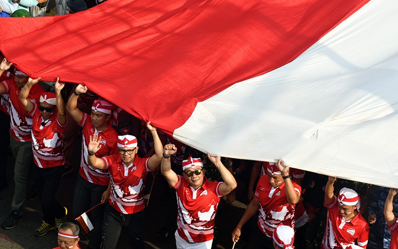 Kirab Bendera Merah Putih Sepanjang 100 Meter di Bogor - Bagian 2