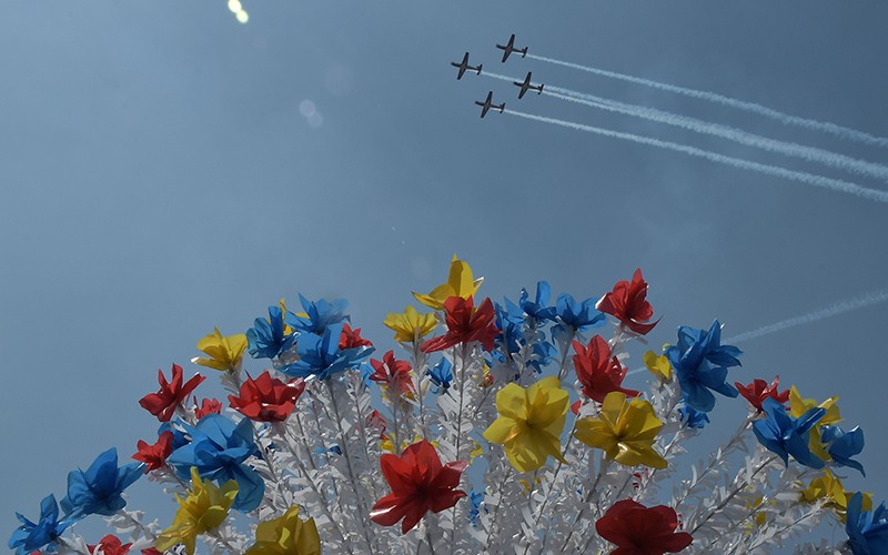 Formasi Pesawat Tempur TNI AU Bergemuruh di Langit Jakarta - Bagian 3