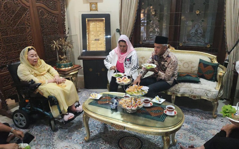 Momen Keakraban Ganjar Pranowo dengan Keluarga Gus Dur di Kediaman Ibu Sinta Nuriyah Wahid - Bagian 5