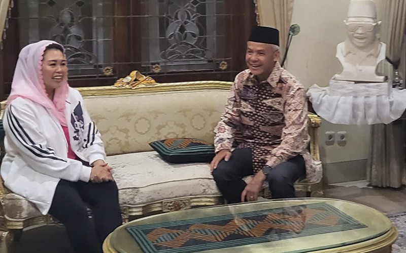 Momen Keakraban Ganjar Pranowo dengan Keluarga Gus Dur di Kediaman Ibu Sinta Nuriyah Wahid - Bagian 4