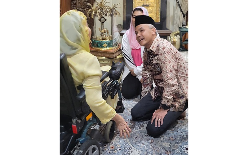 Momen Keakraban Ganjar Pranowo dengan Keluarga Gus Dur di Kediaman Ibu Sinta Nuriyah Wahid - Bagian 1