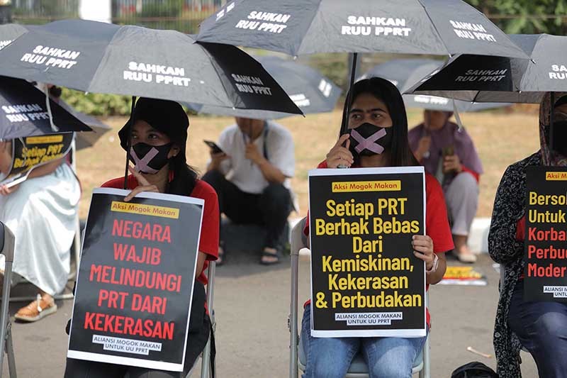 Aksi Mogok Makan Desak DPR Segera Sahkan RUU PPRT - Bagian 3