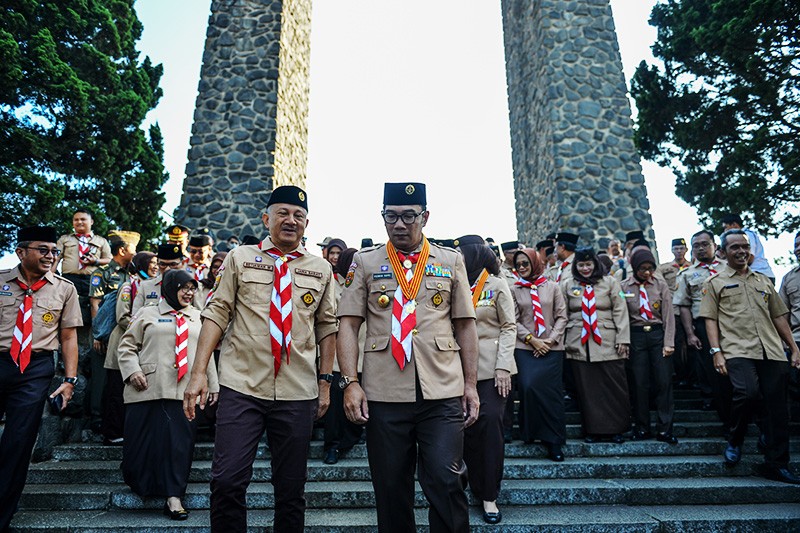 Tabur Bunga Peringati Hari Pramuka di Taman Makam Pahlawan Cikutra Bandung - Bagian 2