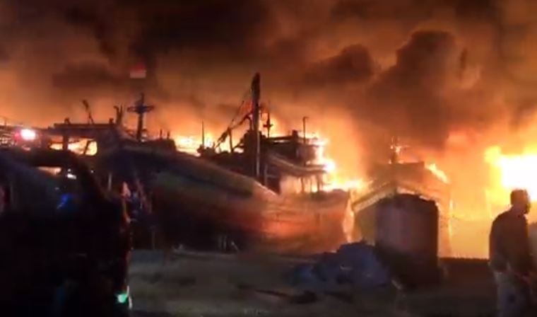 Kronologi Belasan Kapal di Pelabuhan Jongor Tegal Terbakar hingga Warga Panik