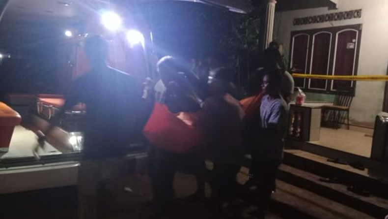title Durhaka! Anak di Bangka Selatan Tega Bunuh Ayah Kandung Pakai Pisau Durhaka! Anak di Bangka Selatan Tega Bunuh Ayah Kandung Pakai Pisau